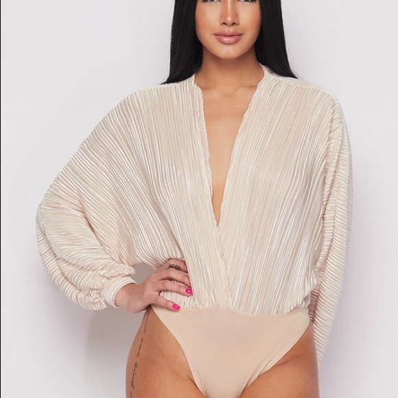 ONLY L LEFT! Crinkle Fabric V-Plunge Bodysuit - Picture 4 of 6